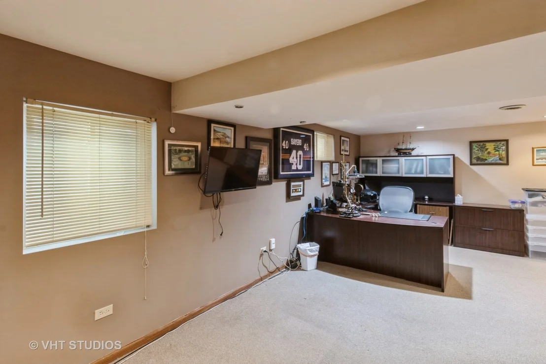Photo of 1061 Warwick Circle N