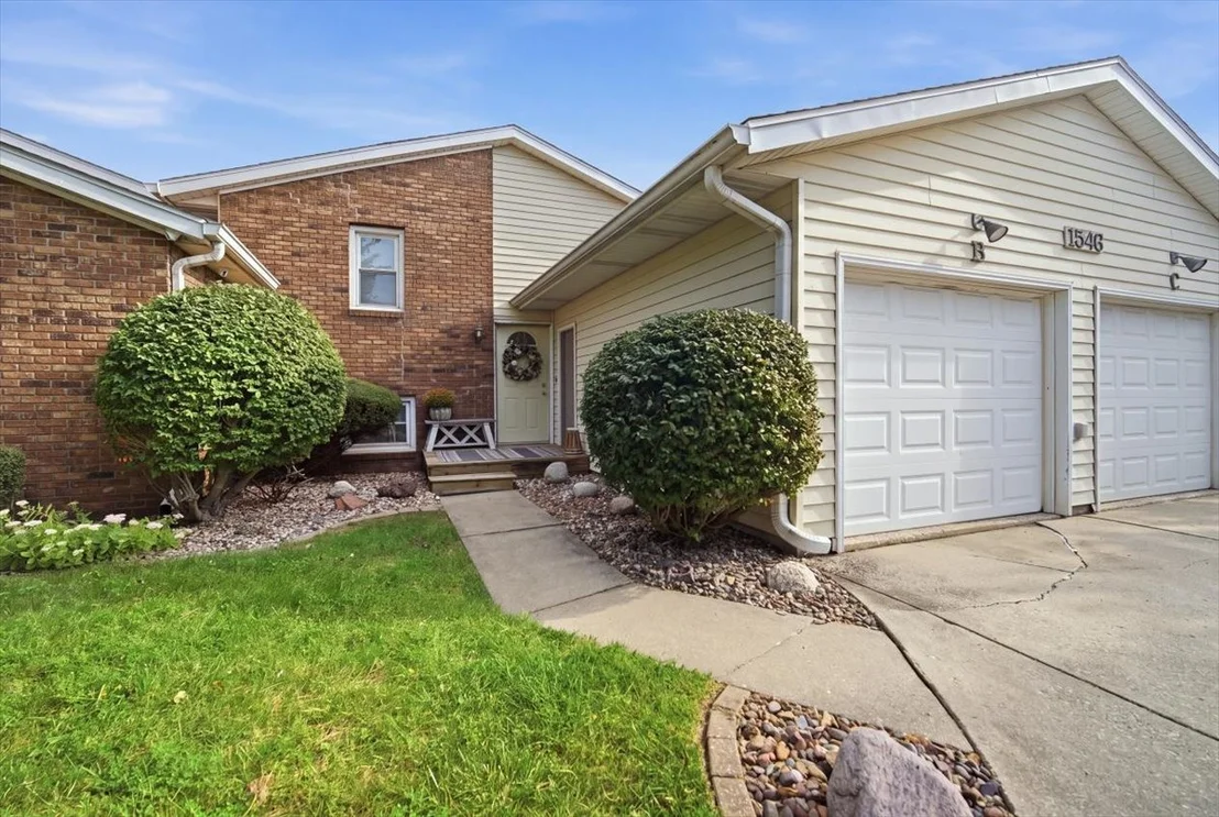 Photo of Unit B at 1546 Hunt Drive