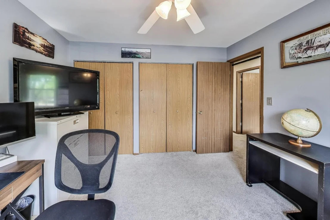Photo of 659 N Meadows Boulevard N