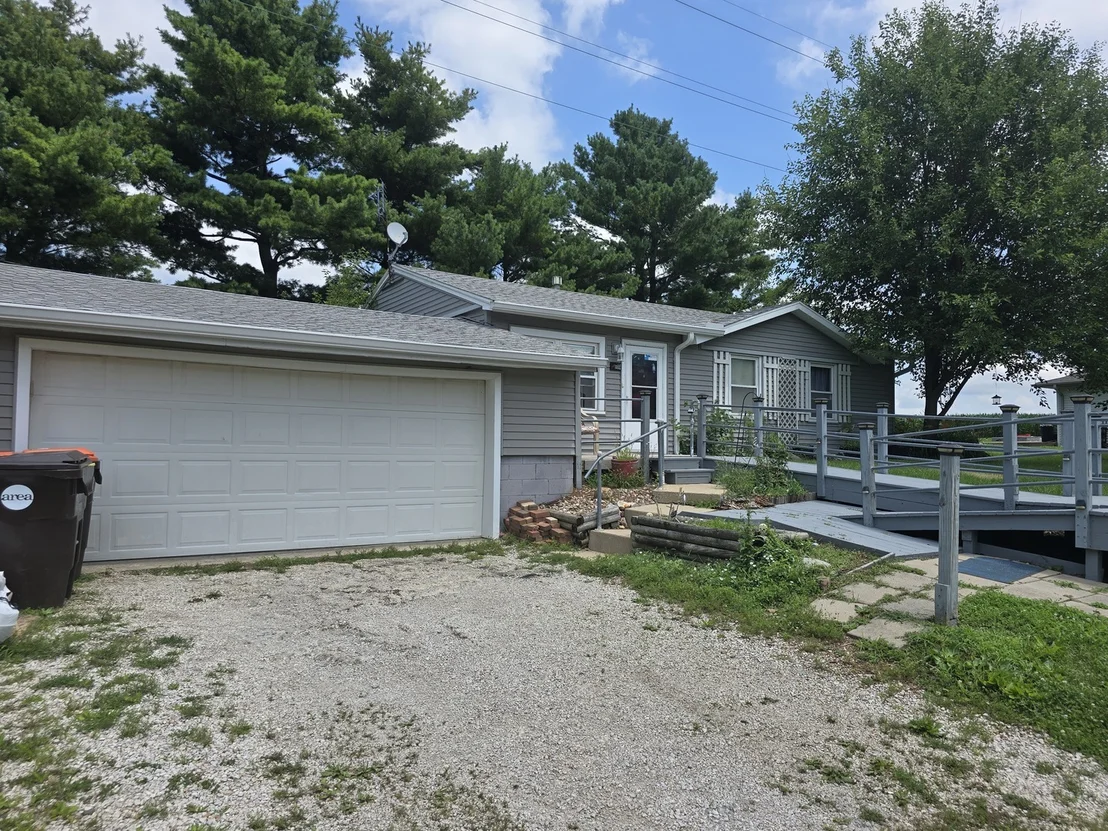 Photo of 800 E Main Street