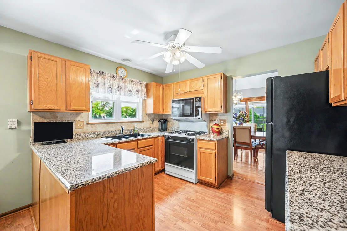 Photo of 21068 W Hazelnut Lane