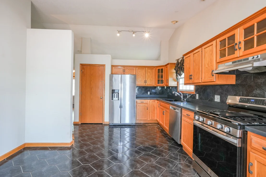 Photo of 671 Diversatech Drive N