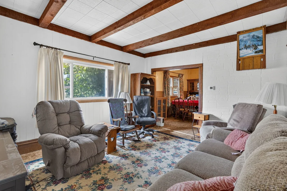 Photo of 406 W 3rd Street