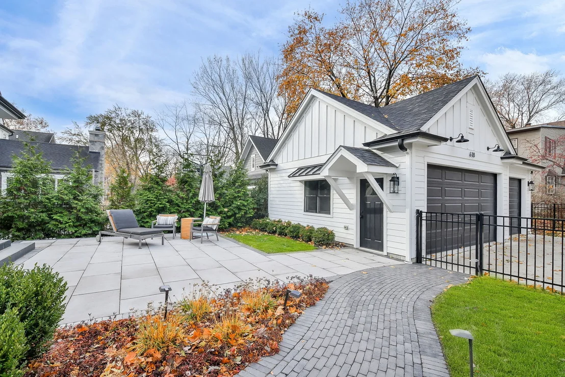 Photo of 618 N Wheaton Avenue