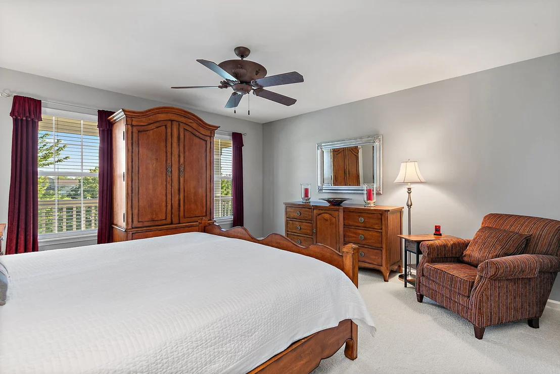Photo of 2700 Oak Drive