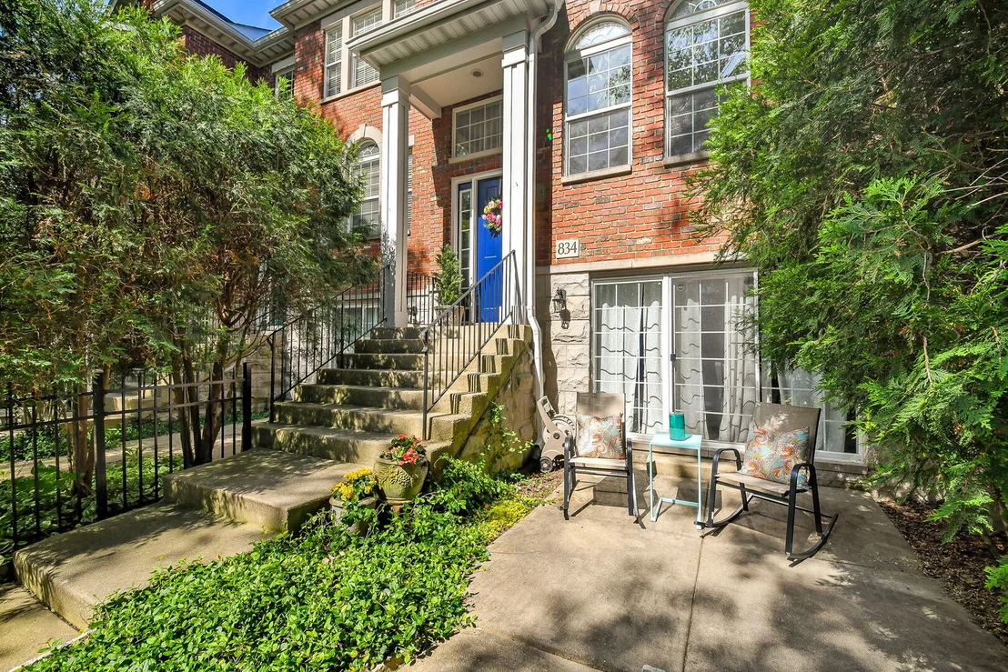Photo of 834 Shandrew Drive