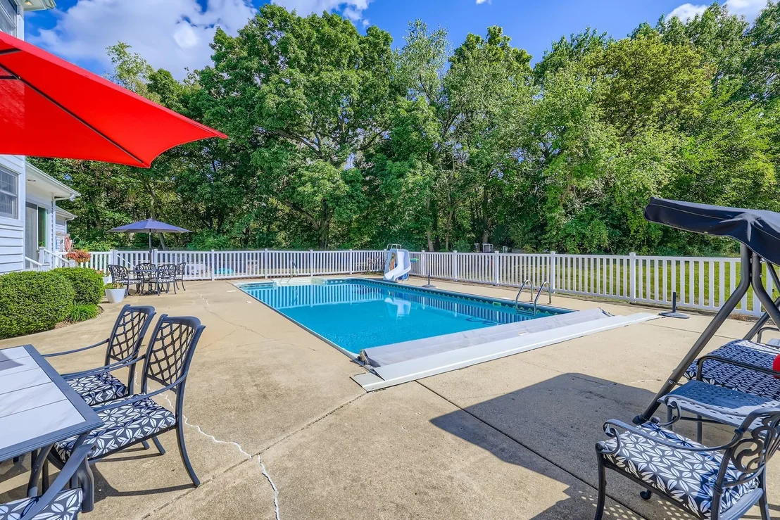 Photo of 13N441 Coombs Road
