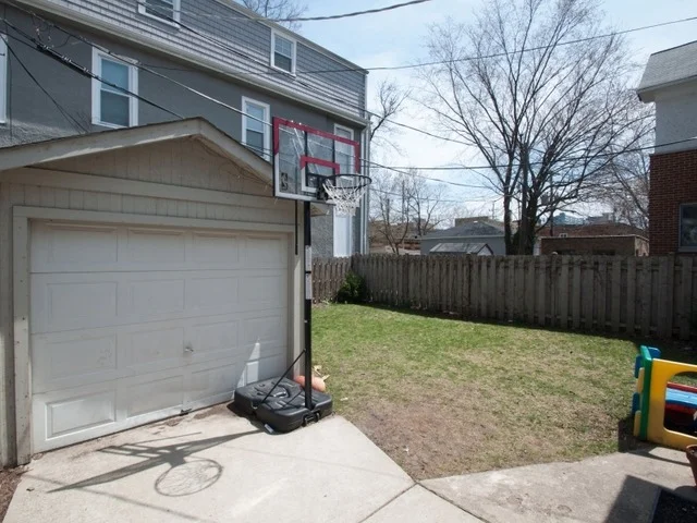 Photo of 2025 MAPLE Avenue