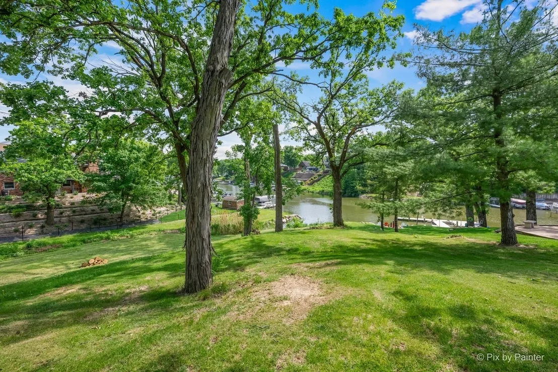 Photo of 368 Holiday Drive
