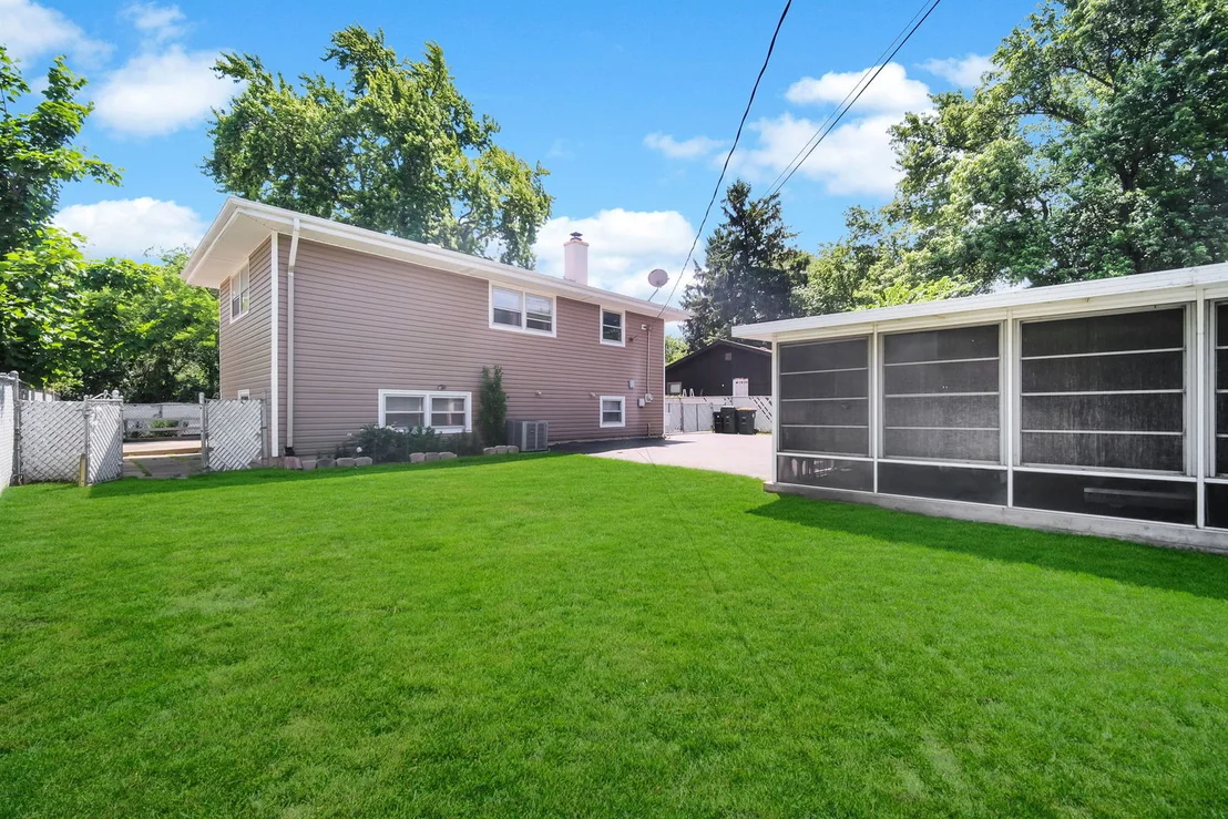 Photo of 1020 Hahn Place