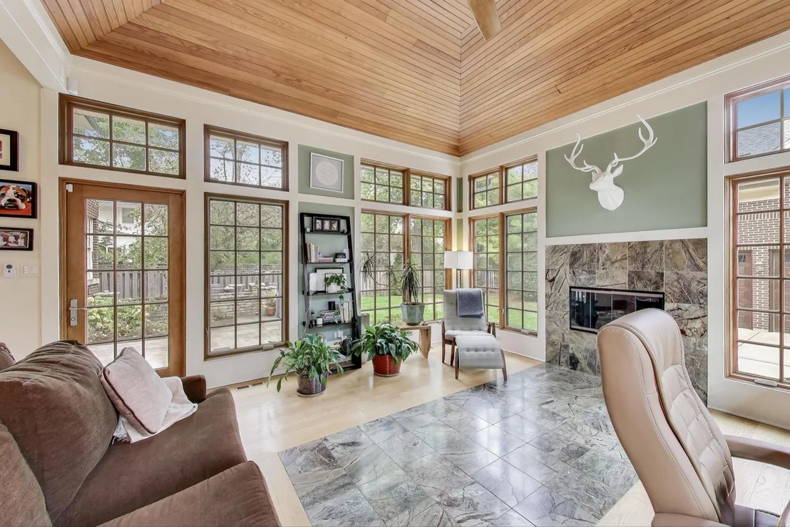 Photo of 547 JACKSON Avenue
