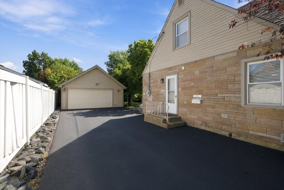 Photo of 2115 Halsey Drive