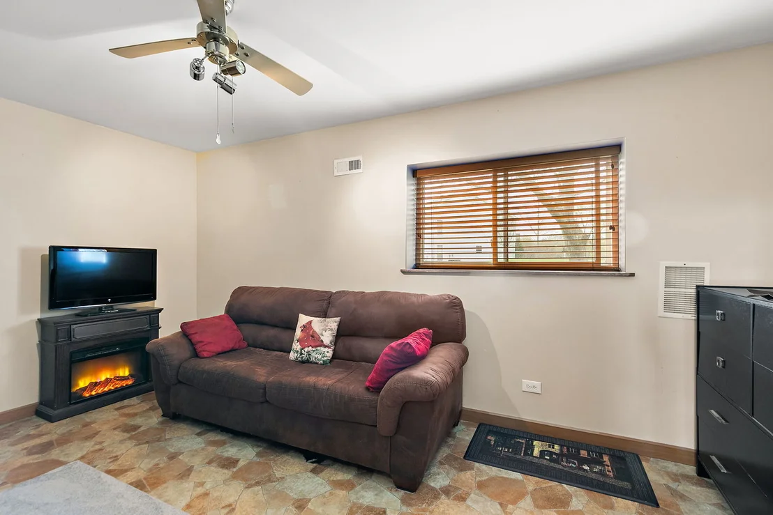 Photo of 313 N Huntington Drive