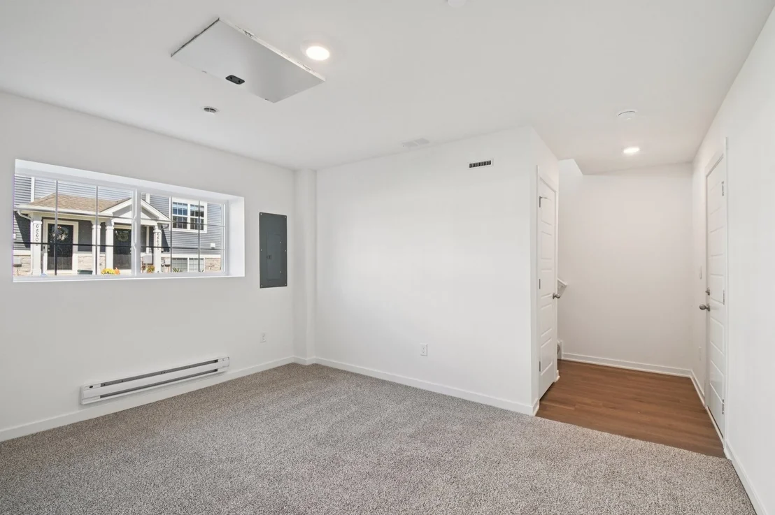 Photo of 1299 Foxglove Drive
