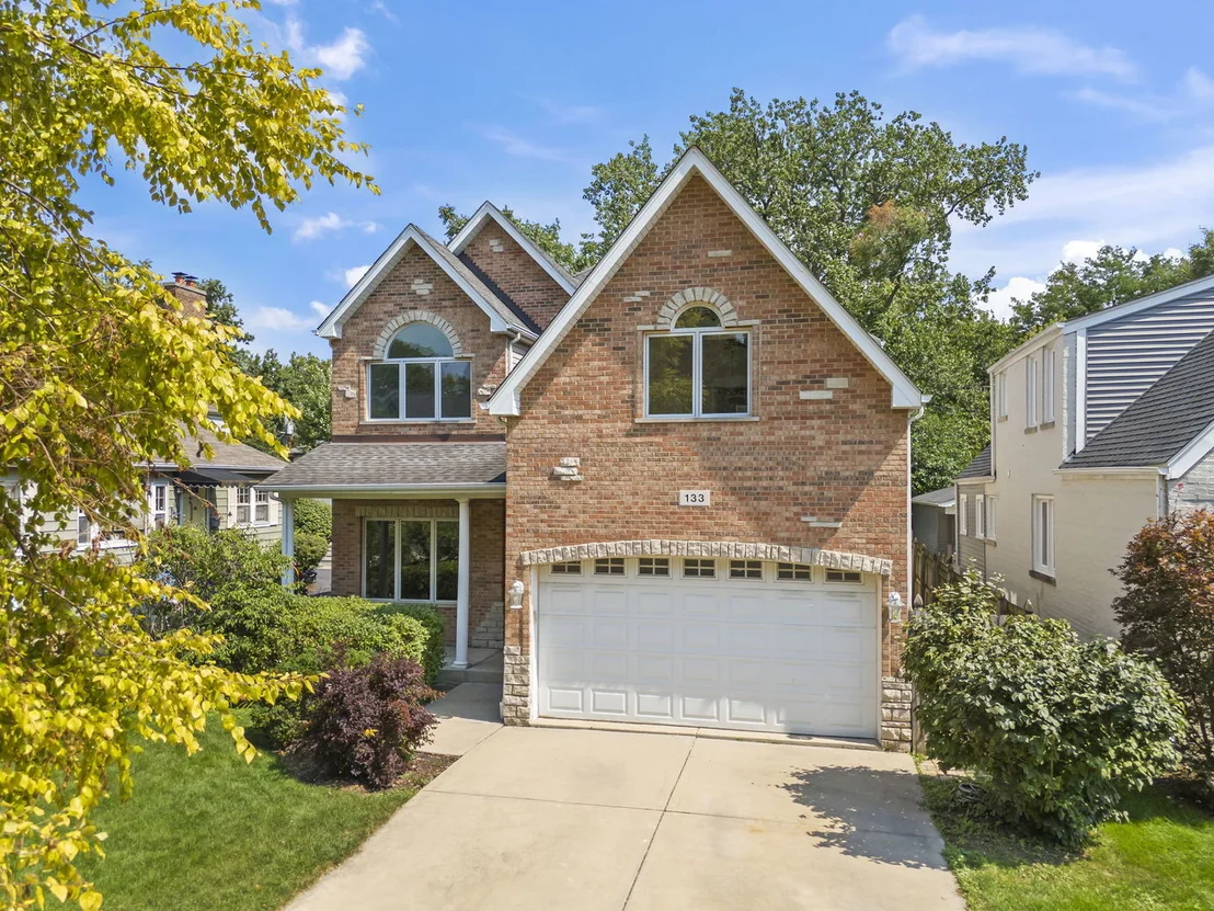 Photo of 133 N Geneva Avenue