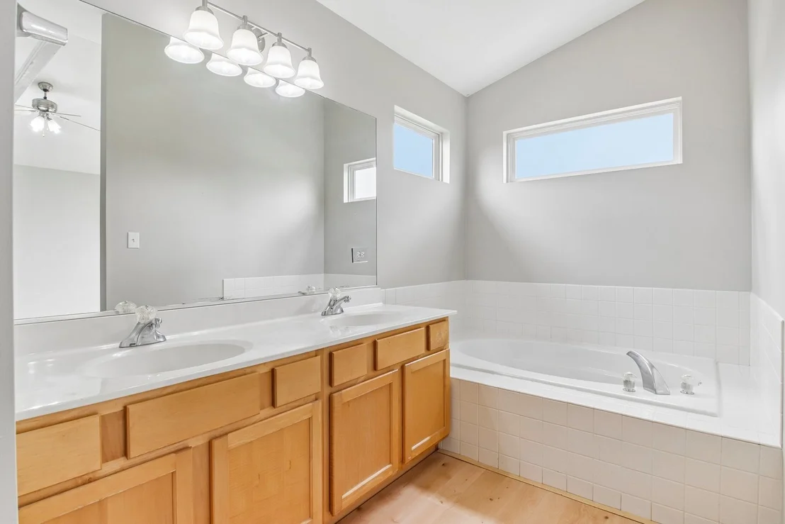 Photo of 479 Foxborough Trail