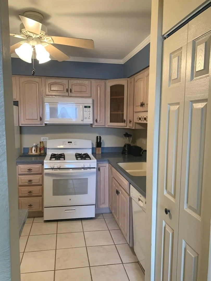 Photo of Unit 412A at 7211 WOLF Road