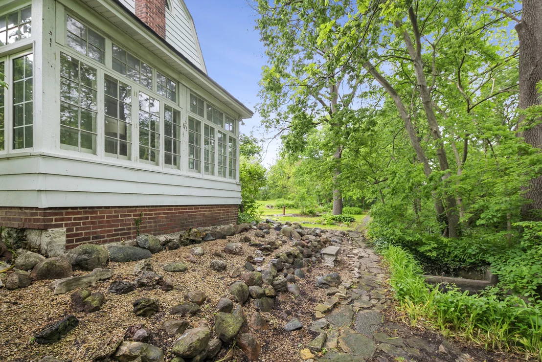 Photo of 2114 Cedar Road