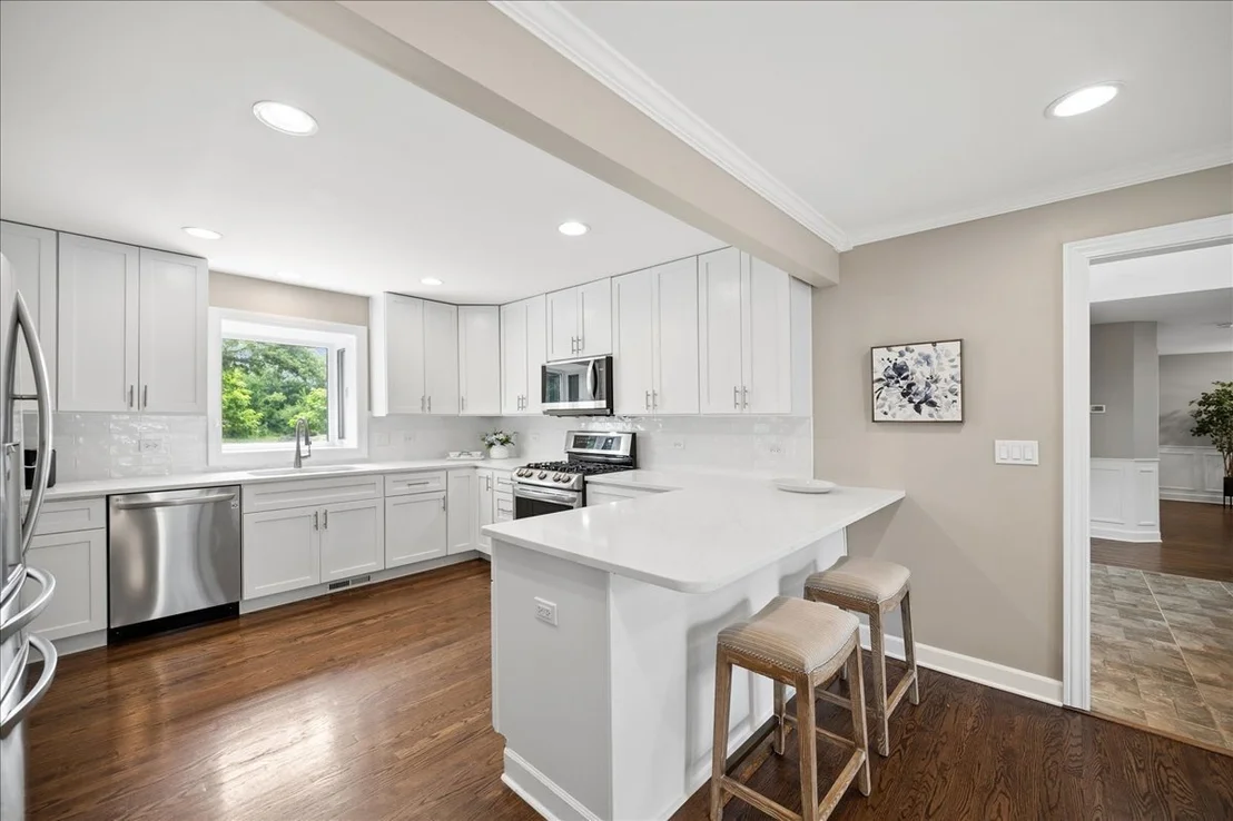 Photo of 586 Earl Drive