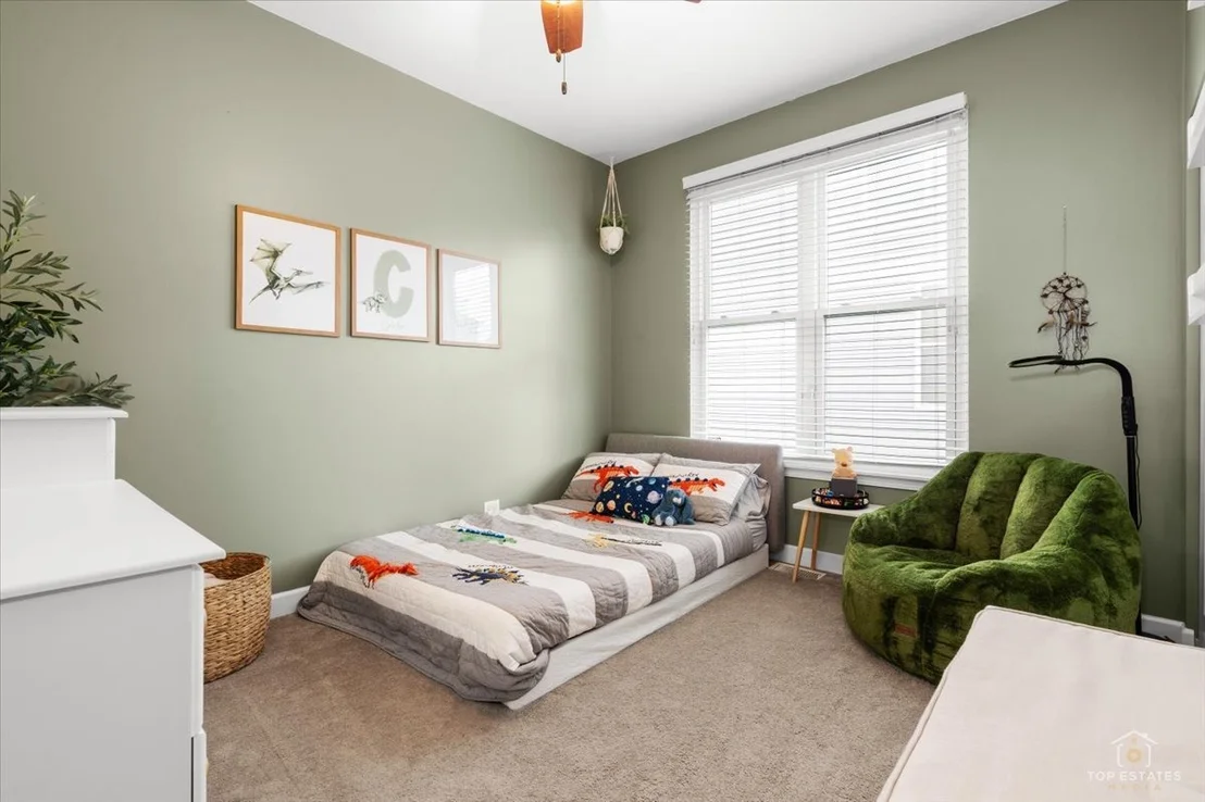 Photo of 875 RED CLOVER Drive