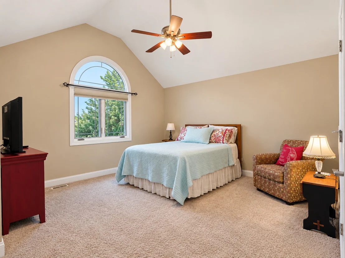Photo of 2016 Edgeview Drive