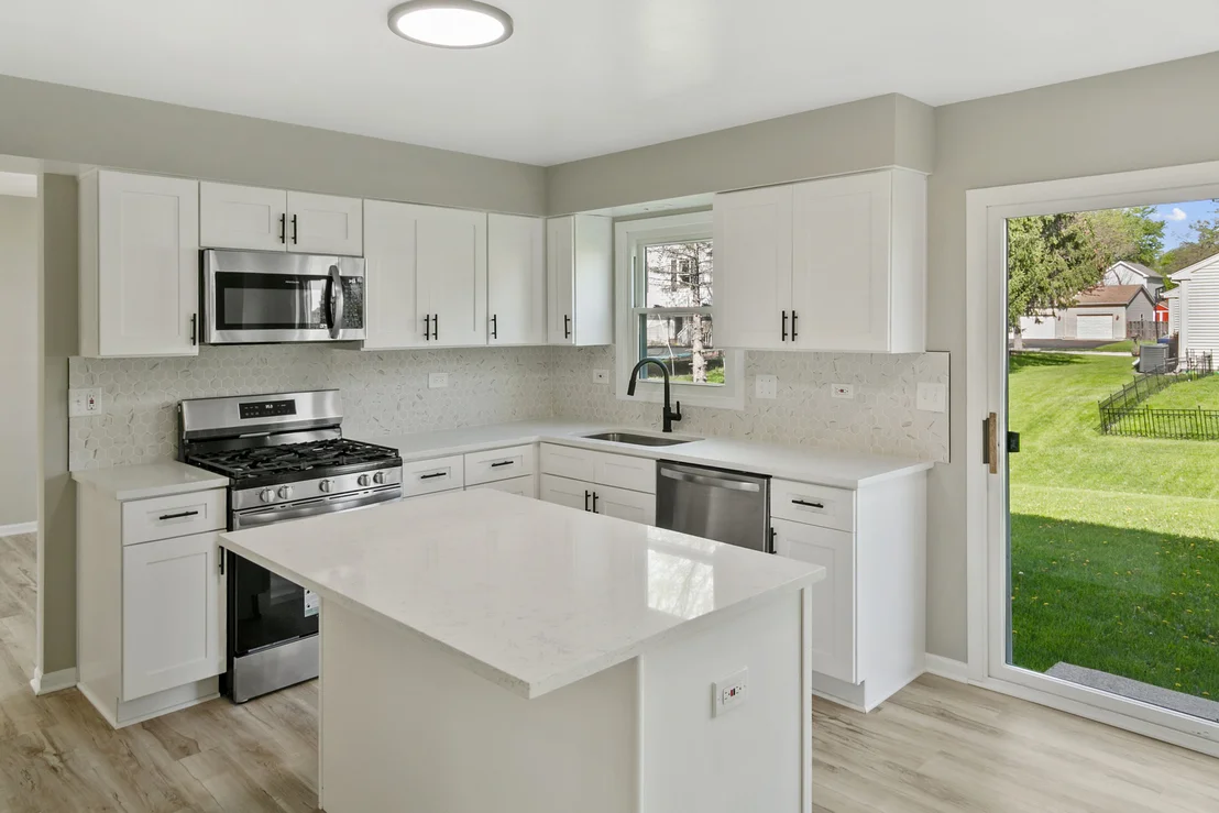 Photo of 731 Roaring Brook Lane