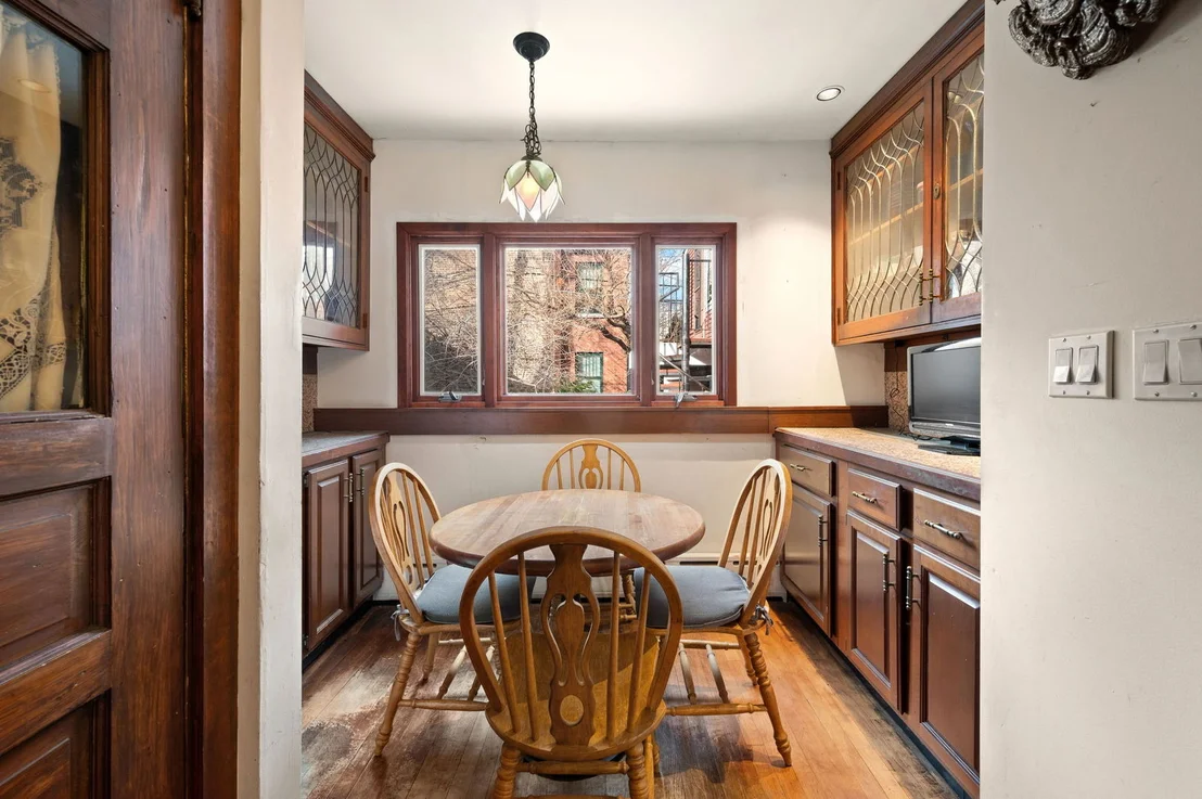 Photo of 832 W Junior Terrace