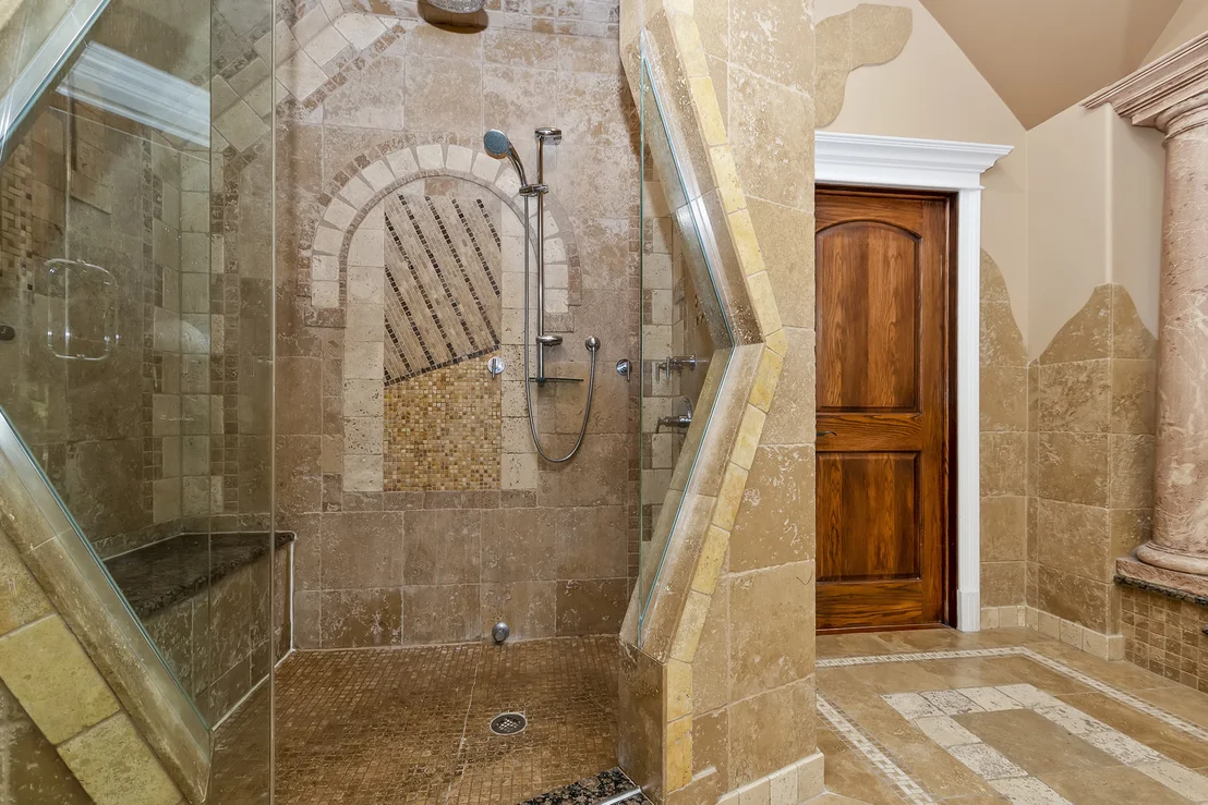 Photo of 2319 Douglas Avenue