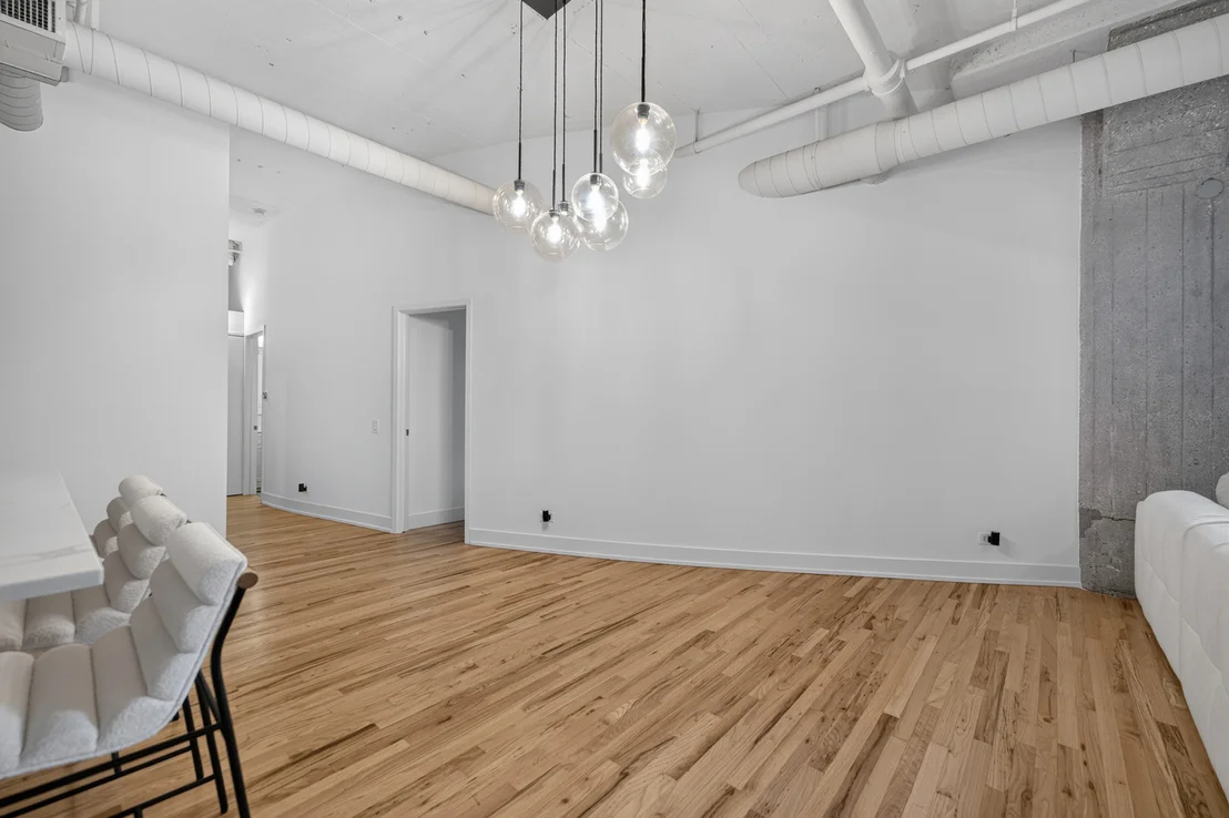 Photo of Unit 712 at 728 W Jackson Boulevard
