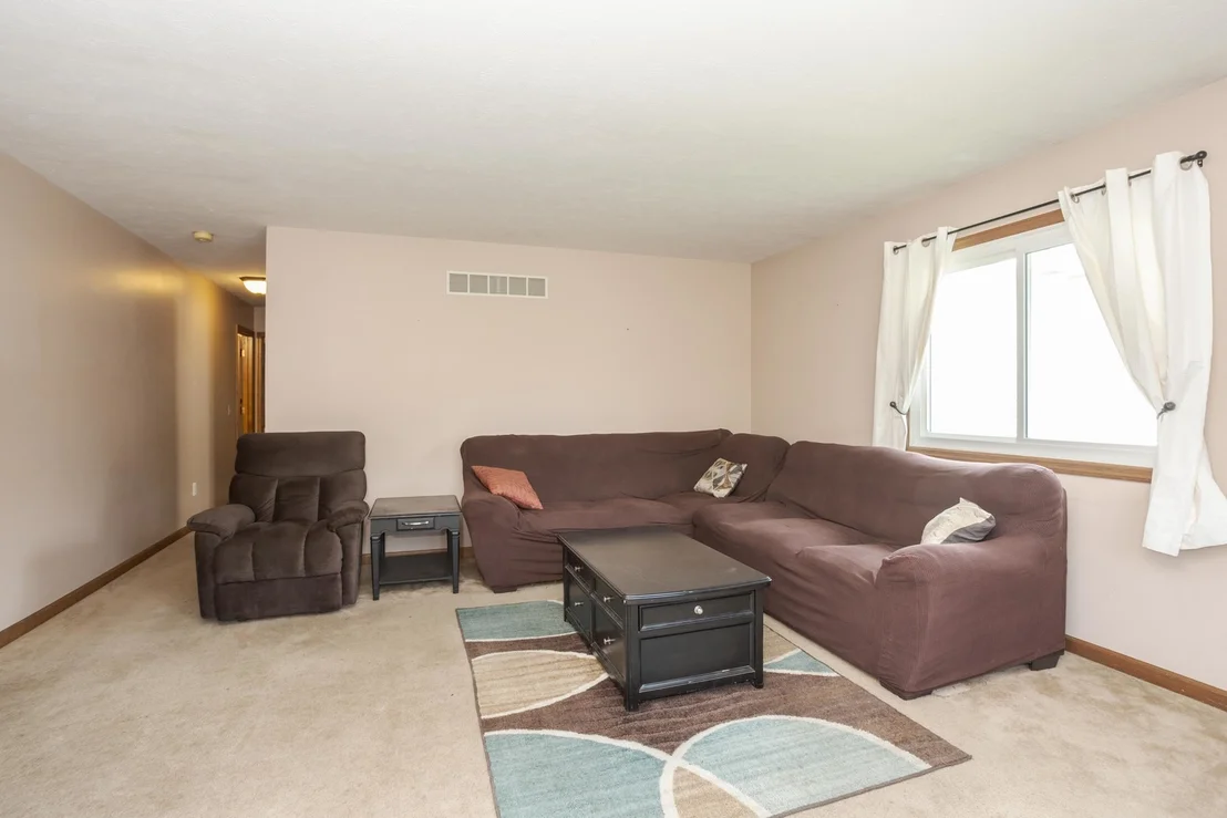 Photo of 405 Carriage Hills Road