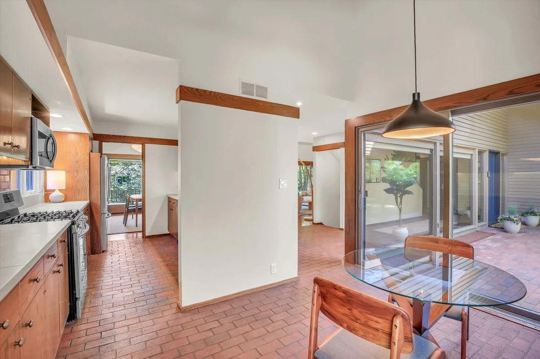 Photo of 10 Carriage Way