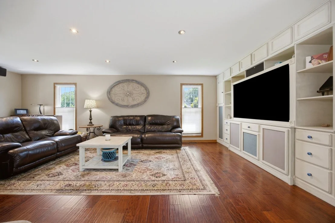 Photo of 702 Hickory Lane