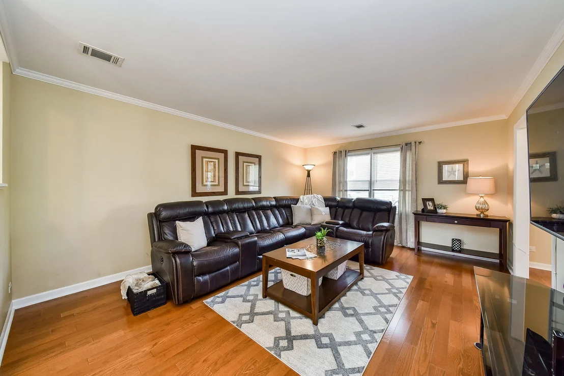 Photo of 583 Oswego Drive