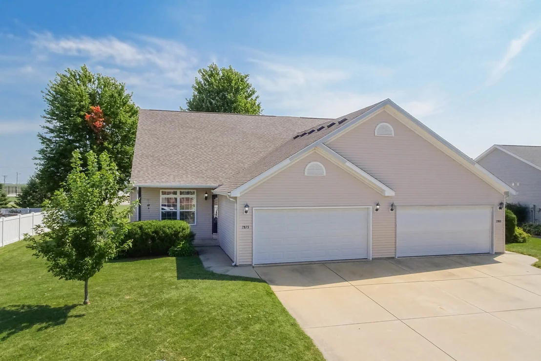 Photo of 2975 Benson Lane