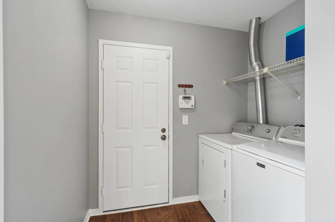 Photo of 445 Le Parc Circle