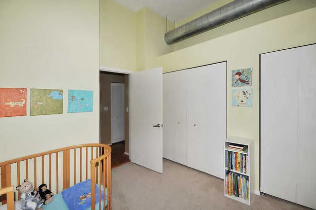 Photo of Unit 916 at 950 W MONROE Street