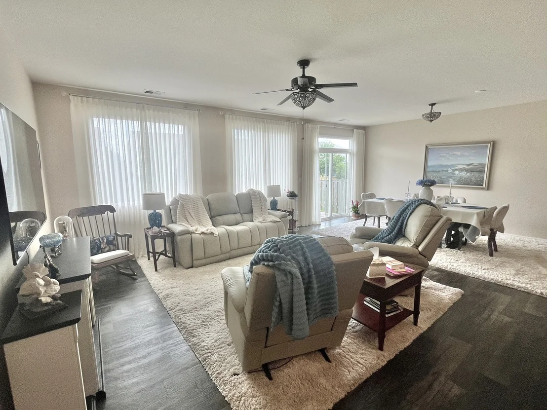 Photo of 1074 Chestnut Drive