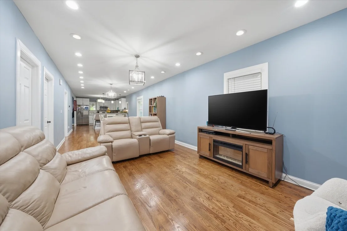Photo of 1053 W 104th Place