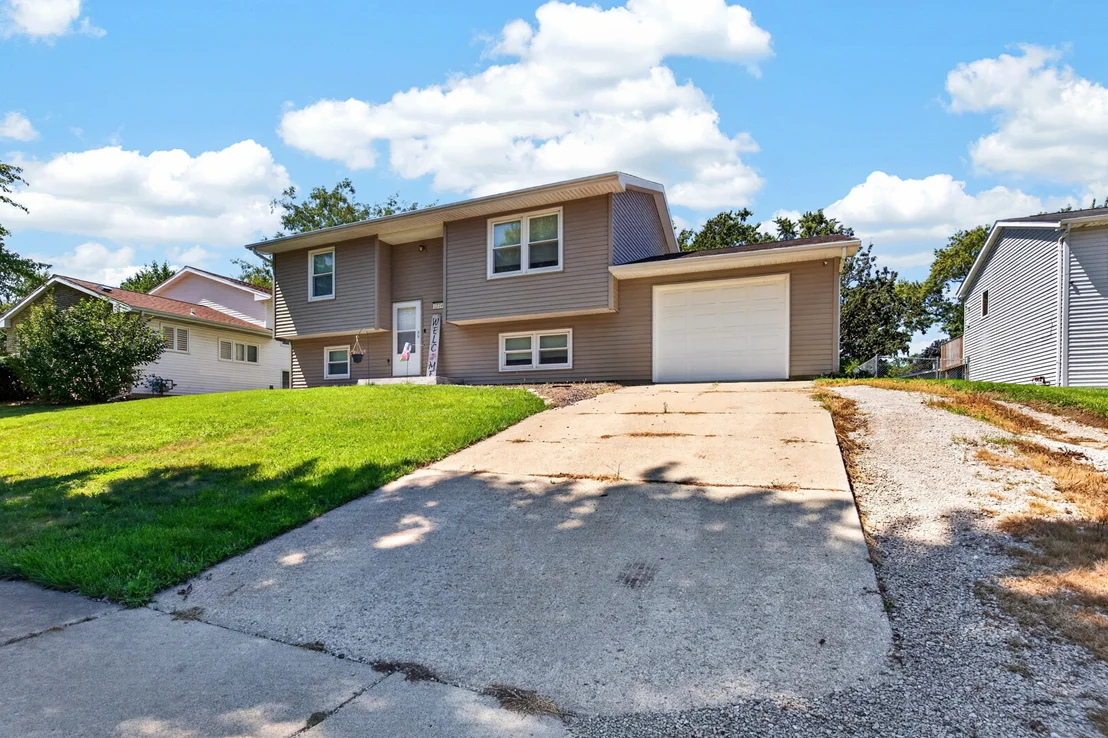Photo of 1224 N Hershey Road