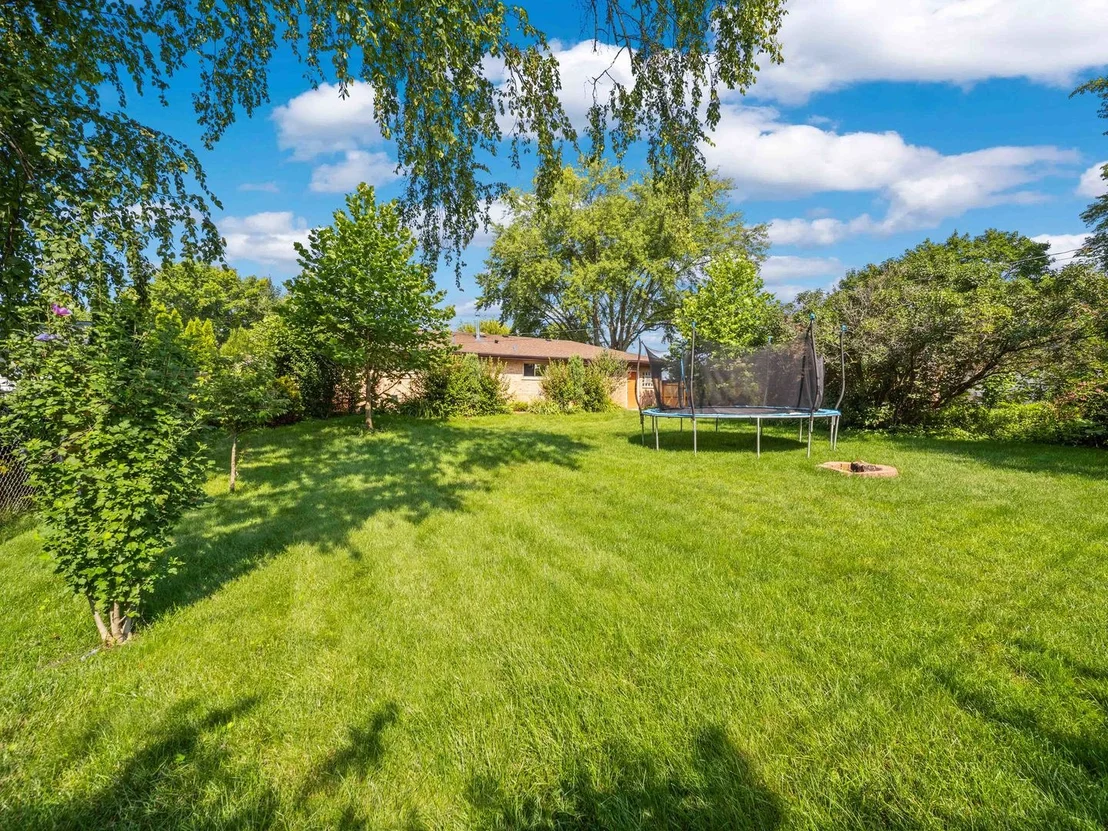 Photo of 415 Tennyson Road