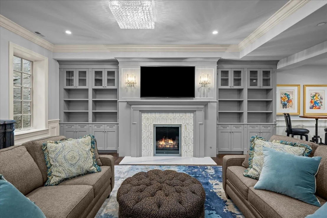Photo of 677 Sheridan Road