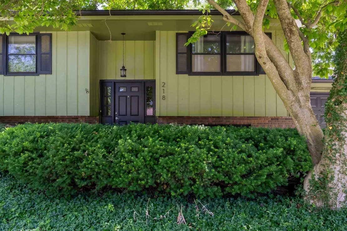 Photo of 218 Cambridge Drive