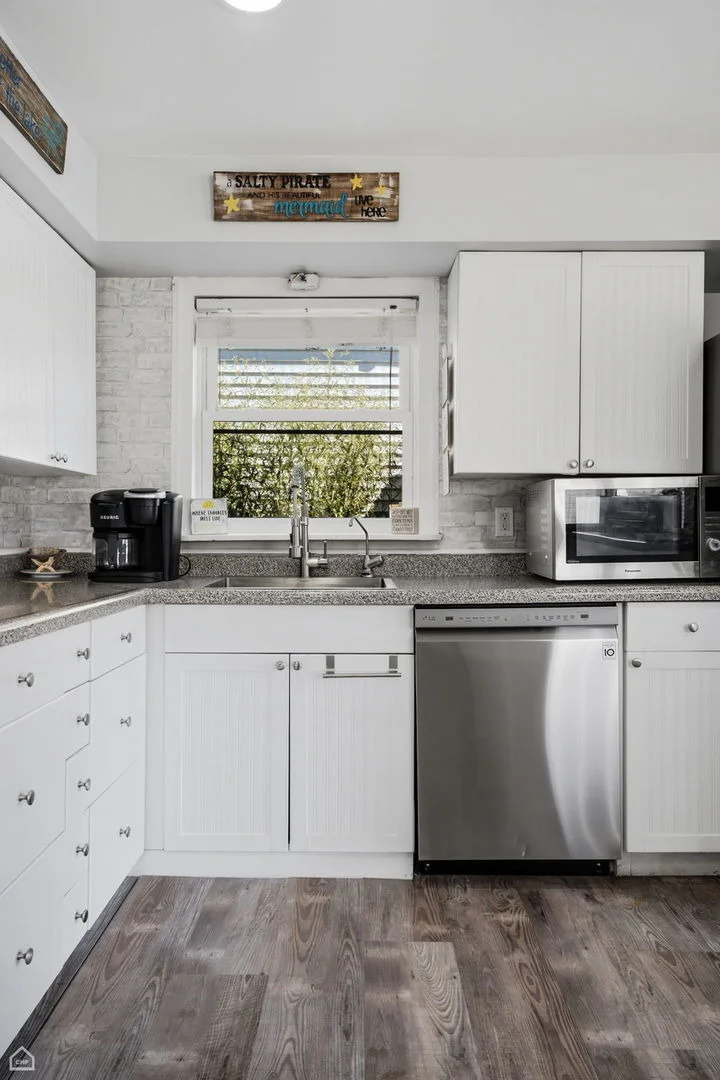 Photo of 4400 Riverside Drive