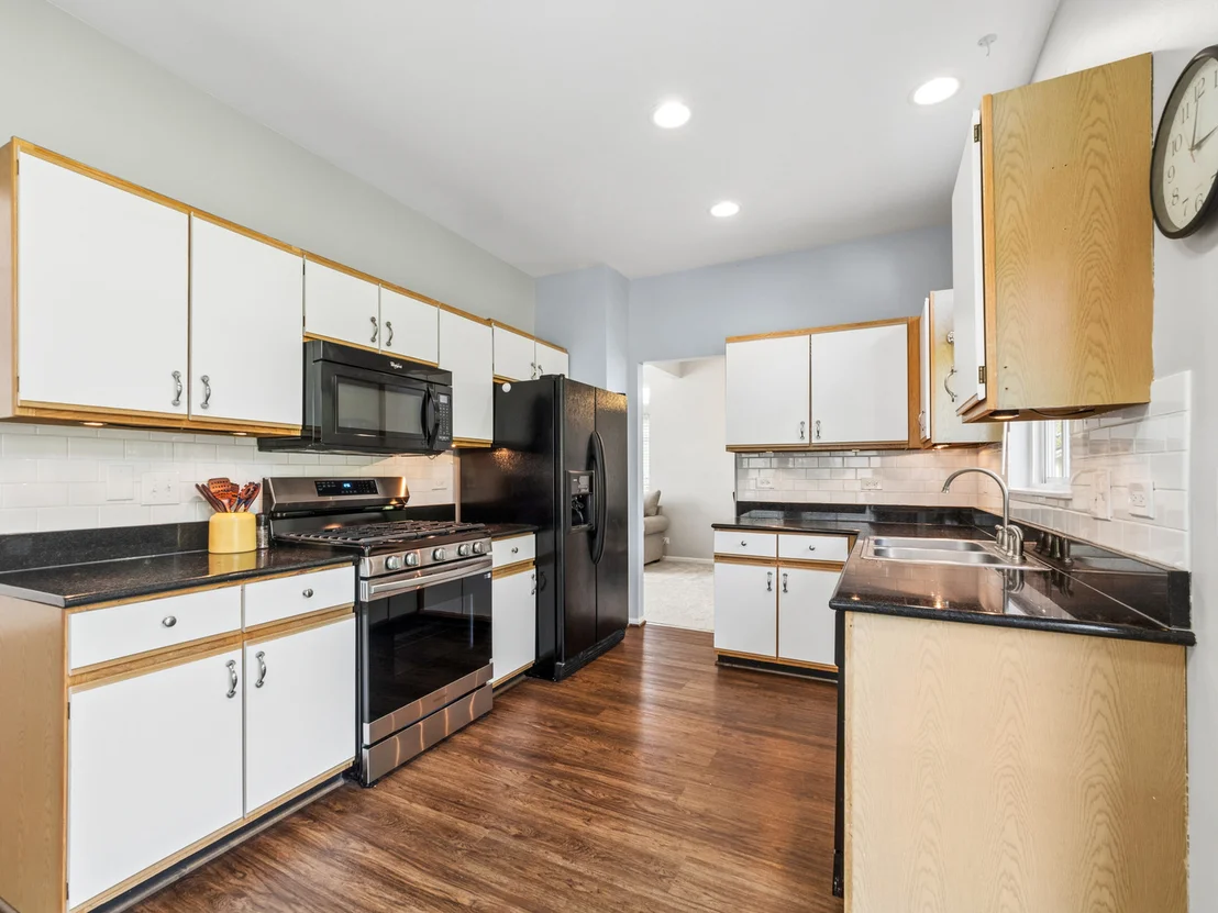 Photo of 341 S Clearview Circle