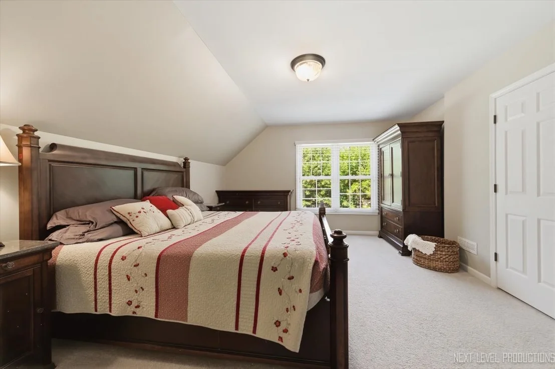 Photo of 990 Pinecrest Drive