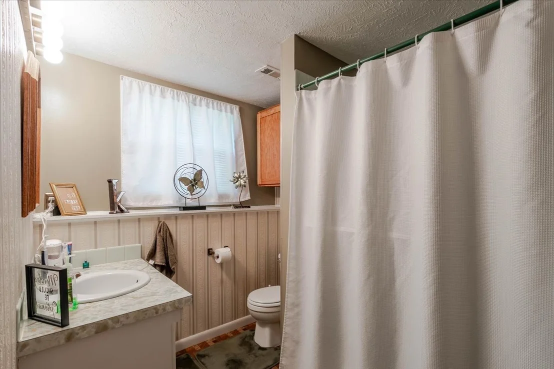 Photo of 122 Camelot Drive