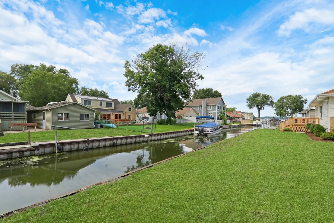Photo of 28 Lakeside Lane