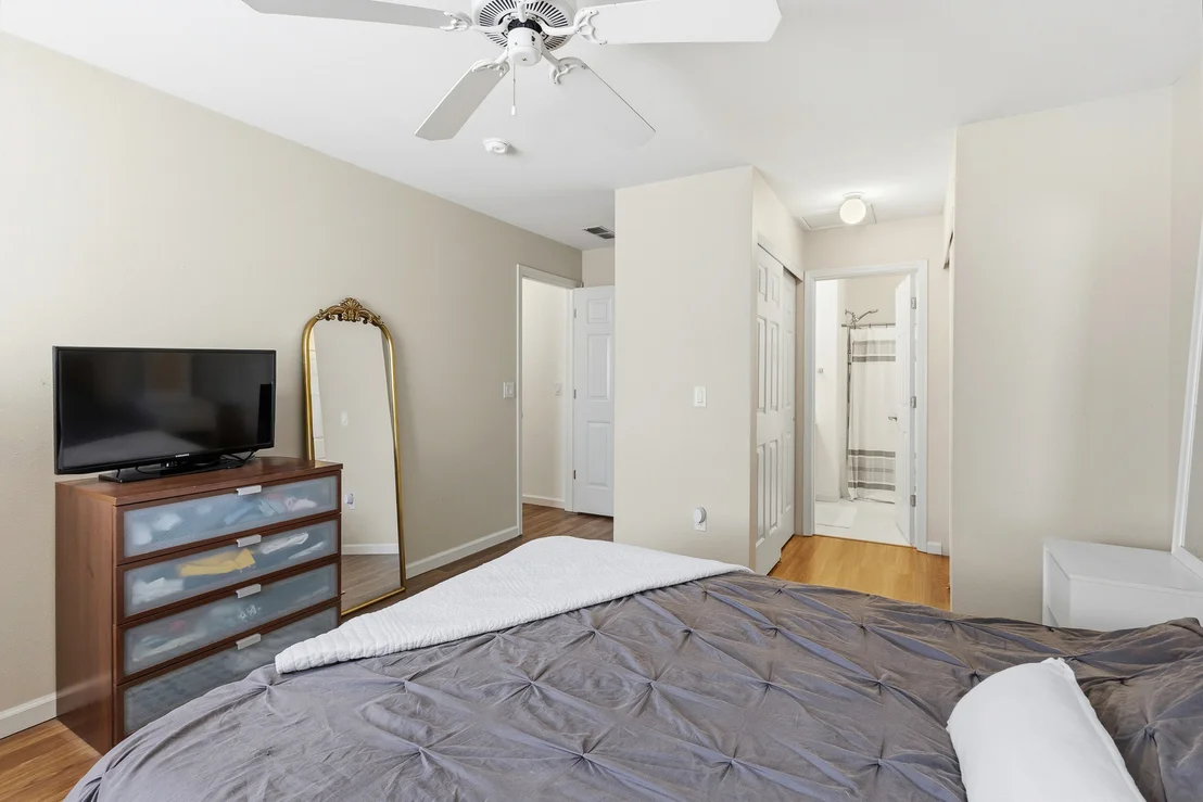 Photo of Unit 205 at 2408 Windward Boulevard