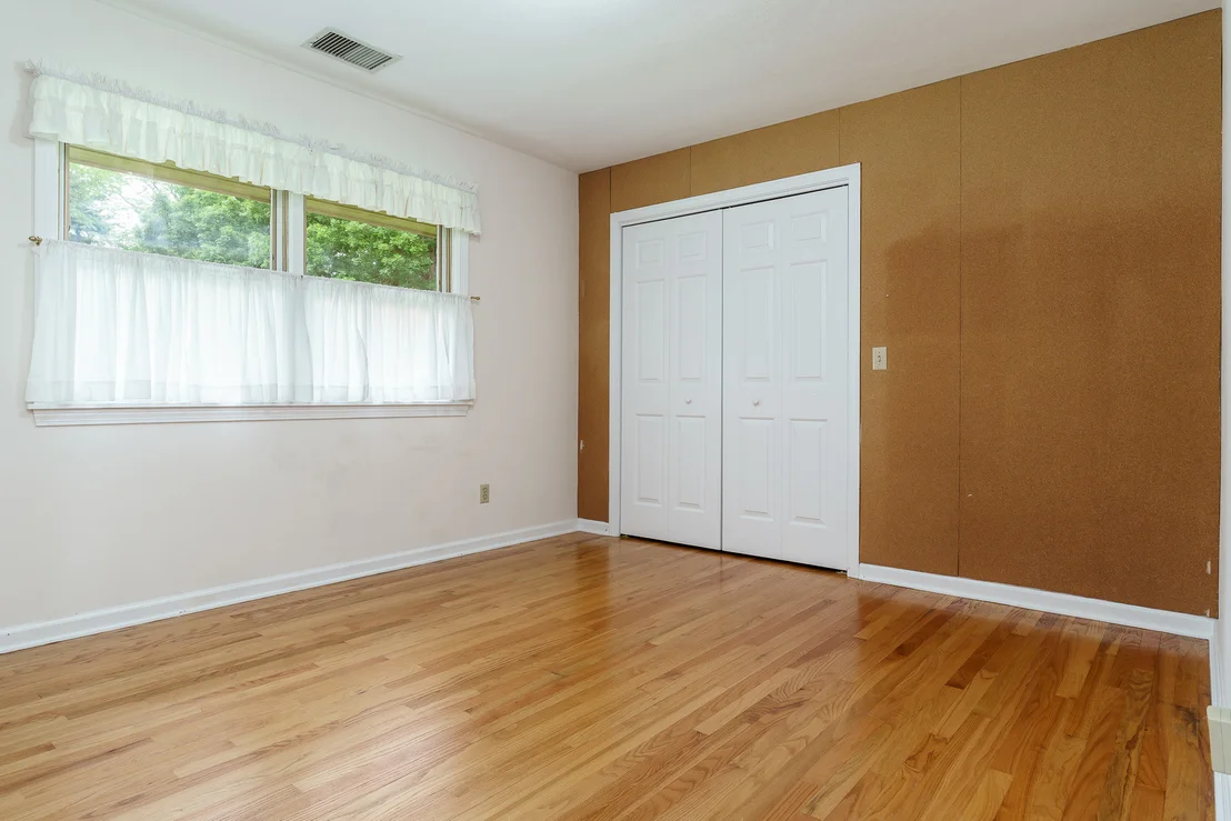 Photo of 7889 Shaw Road