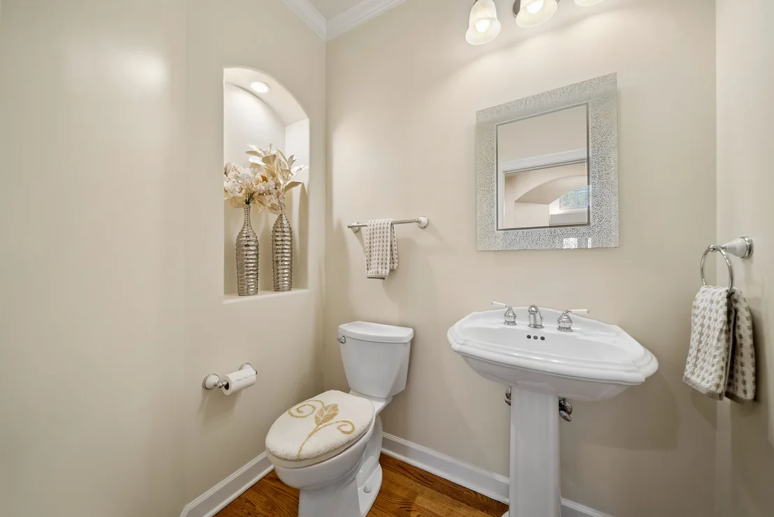 Photo of 2360 Sutton Lane